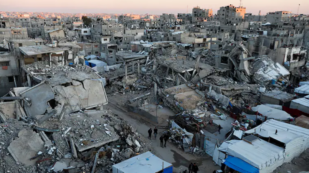 A l’issue de quinze mois de guerre, la ville de Gaza a été presque entièrement détruite par les bombardements israéliens. (Ramadan Abed/Reuters)
